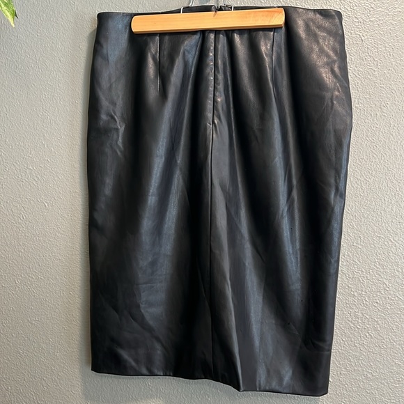 Worthington black faux leather pencil skirt - Picture 4 of 9